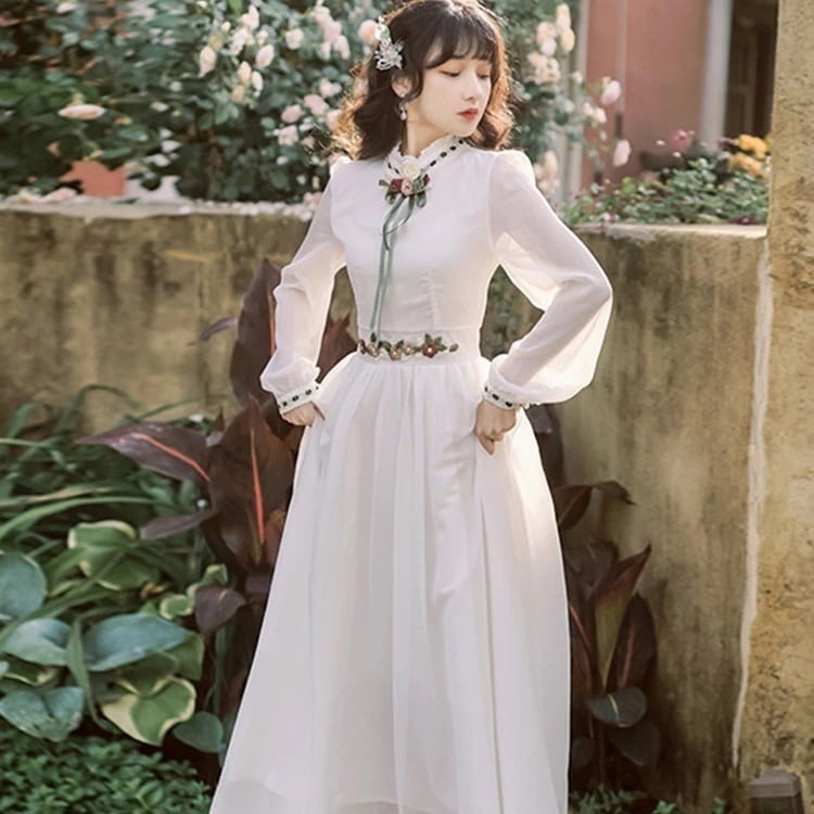 【人気SALE】春 レトロワンピース レディース ワンピース レトロ調 ウエスト花刺繍 フリルカラー ロング丈 長袖