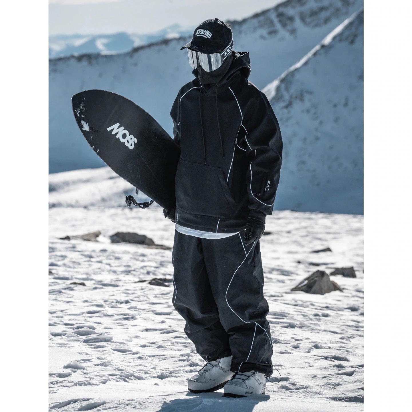 新入荷新品登場 スノーボードウェア 2026 2026 上下セット 耐水圧20000 メンズ レディース パーカー ジャケット パンツ ズボン 光反射ライン 黒 3L 韓国風 スノボウェア スノーウェ