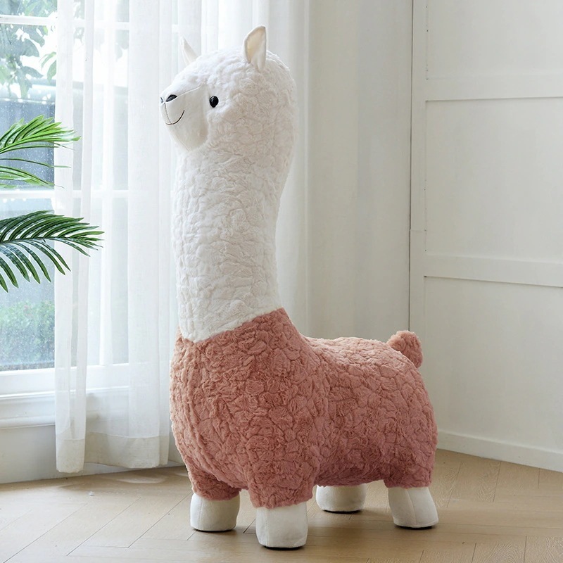 アルパカモデルのぬいぐるみスツール