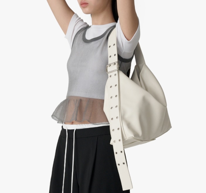 [FINDKAPOOR] PUNCHING OVER 26 BAG