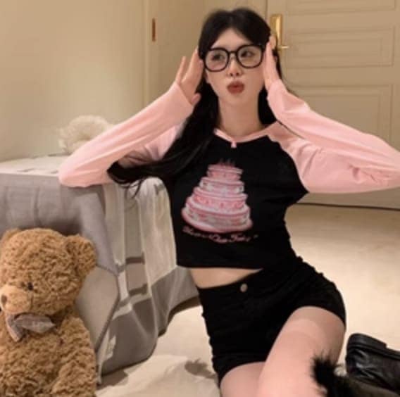 トップス Tシャツ カットソー 袖あり 長袖 スリム タイト 細身 かわいい 大人可愛い きれいめ シンプル カジュアル 大人 上品 おしゃれ お洒落 かっこいい レトロ 大人女子 こなれ感 ラフ 4,775円