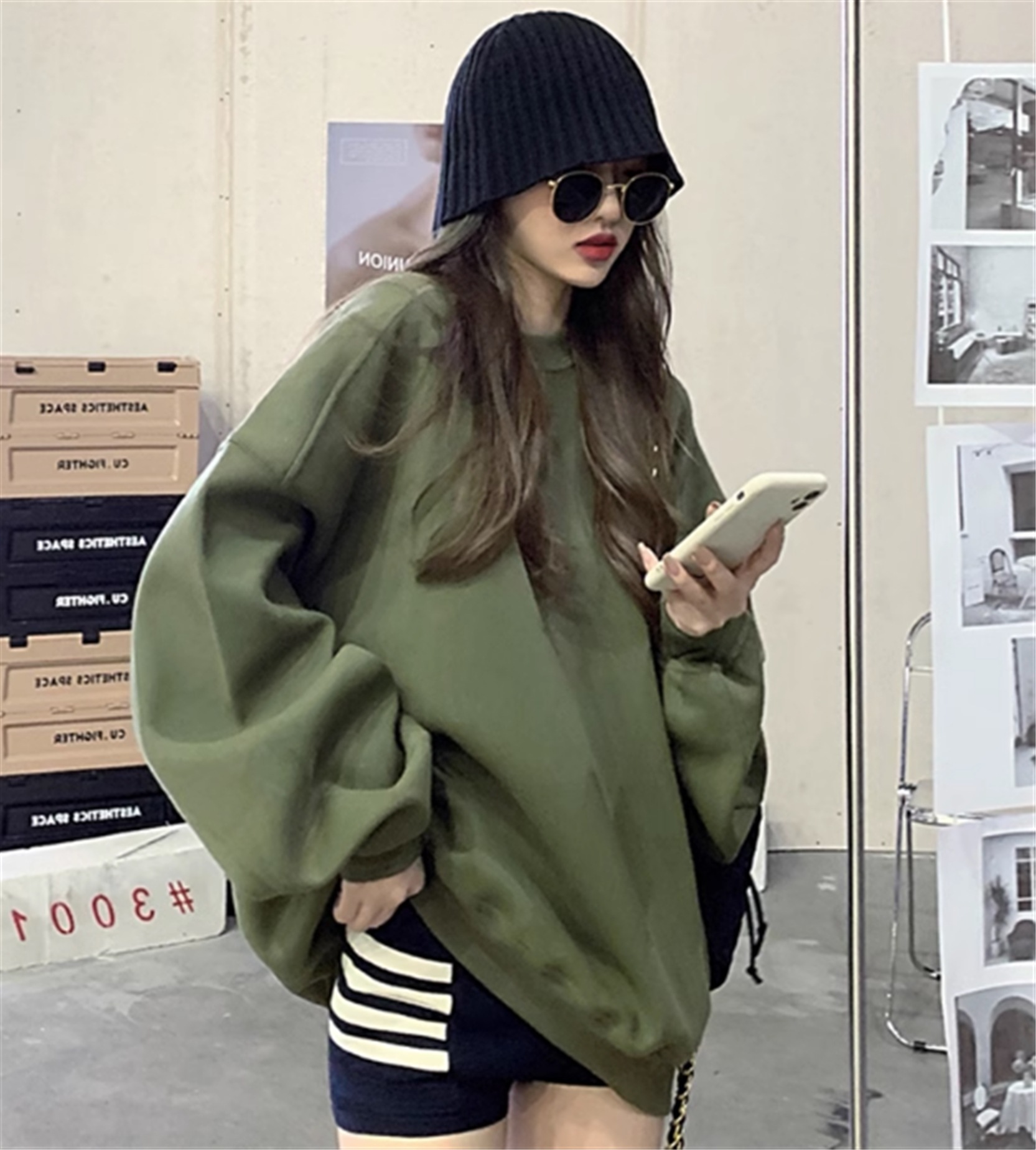 トップス カットソー 長め 長袖 オフショルダー ラウンドネック ワイド 大人可愛い きれいめ シンプル カジュアル 大人女子 こなれ感 抜け感 ラフ ゆる 無地 秋 冬 10代 20代 30代