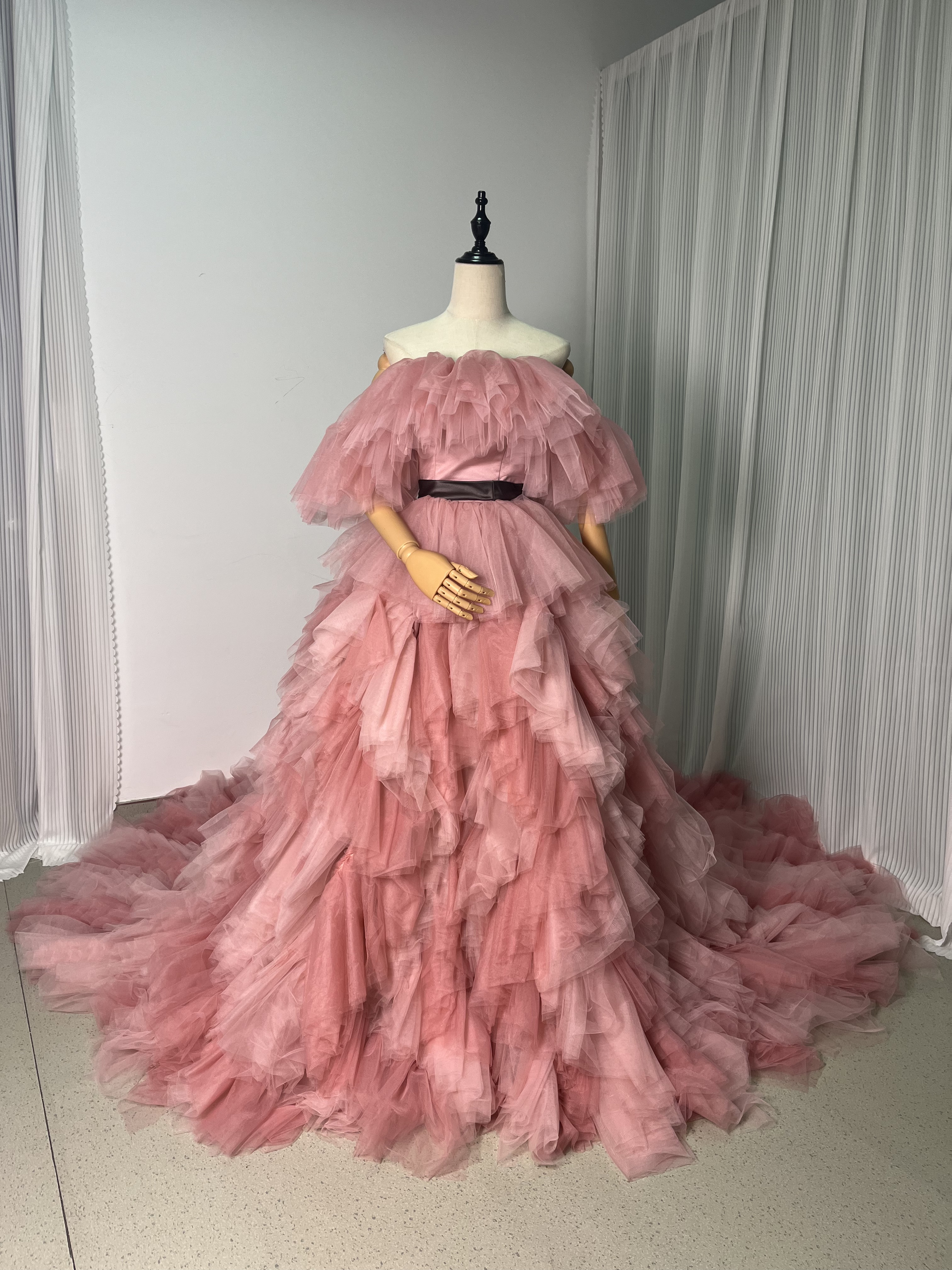 豪華！カラードレス ピンク オフショルダー ボリュームドレス プリンセスライン 編み上げ 前撮り