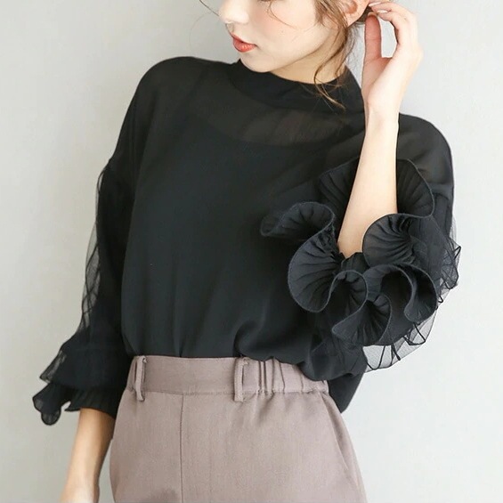 トップス ブラウス 袖あり ボリューム袖 ラウンドネック チュール シフォン 大人可愛い 大人 上品 おしゃれ お洒落 こなれ感 ラフ ラブリー キュート ガーリー エレガント 主役級 存在感