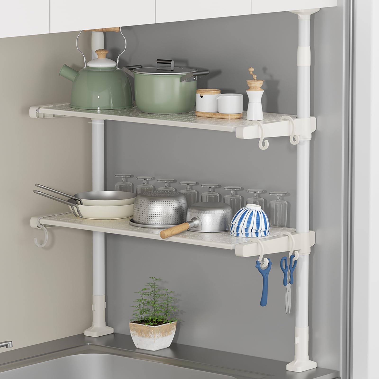 TKUIN 突っ張りキッチンラック 棚 2段 幅62 つっぱりラック 高さ68～110cm調節 伸縮式 突っ張り棚 壁面 吊り戸棚下 収納 調味料収納 水切りラック コンロ周り シンク上収納 耐荷重