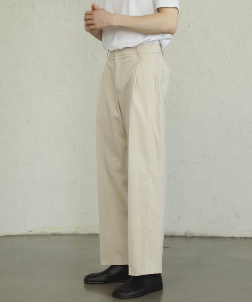 FILLCHIC サイド切開バンディングチノパンツ (アイボリー)