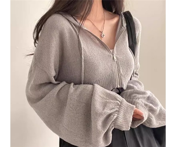 レディース トップス ニット パーカー ショート クロップド丈 長袖 ボリューム袖 ドロップショルダー ファスナー 前開き 透け感 フード 薄手 かわいい 大人可愛い シンプル カジュアル おしゃれ 5,681円