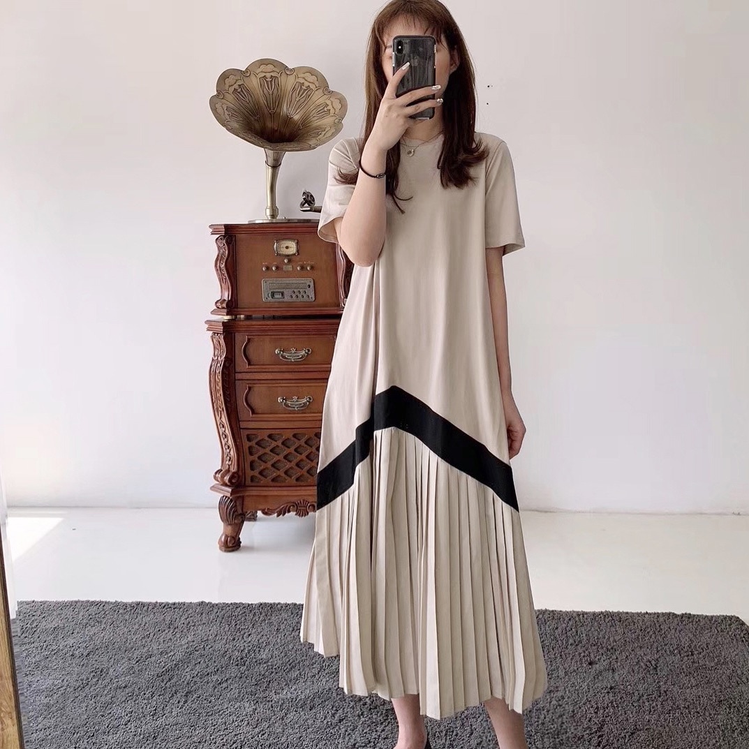 ワンピース フレアワンピース ロング ロング丈 マキシ マキシ丈 袖あり 半袖 Uネック フレア 切り替えデザイン ドッキング プリーツ かわいい 大人可愛い カジュアル おしゃれ お洒落 かっこいい