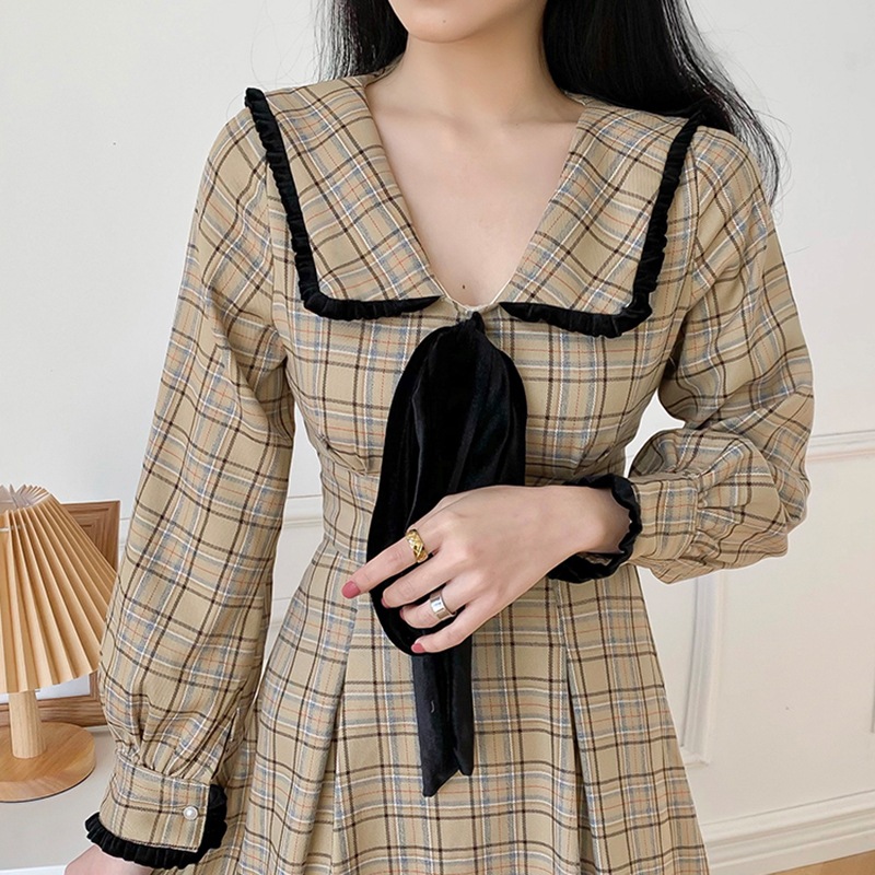 チェック柄ワンピース スイート ガーリー ミドル丈 袖あり 長袖 襟付き Ａライン スリム 細身