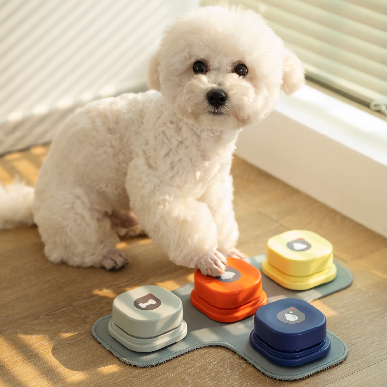 MEWOOFUN 犬用 録音ボタン 会話ボタン 音声ボタン ベル コミュニケーション トレーニング しつけ訓練 ペット 知育 おもちゃ ４色セット 天然ゴムマット付き