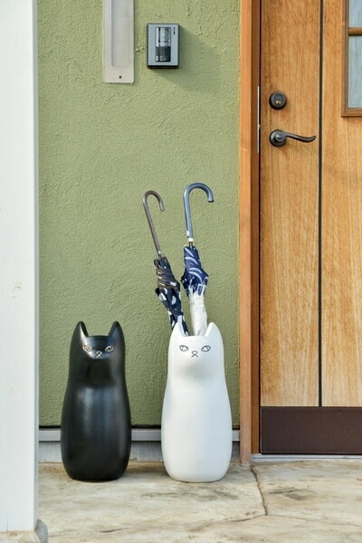 東谷 猫 傘たて 約W19×D19×H45 ブラック/ブラウン/ホワイト 陶器 内側に濡れ防止コーティング CLY-12