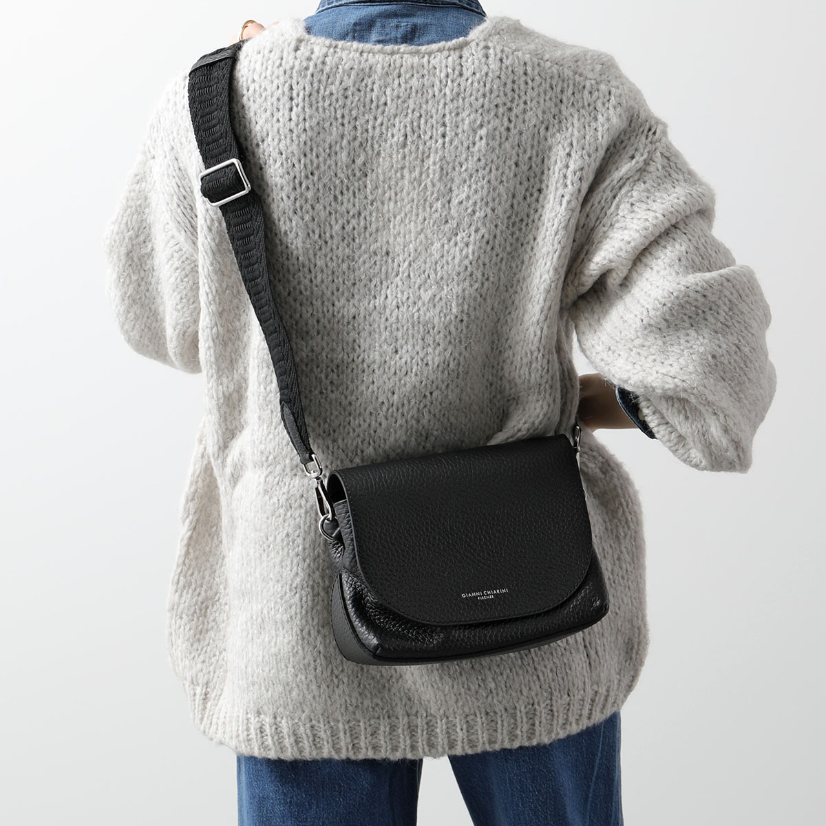 GIANNI CHIARINI ジャンニキアリーニ ショルダーバッグ MINERVA ミネルヴァ BS 10724 TKL-NA レディース レザー クロスボディ 鞄 NERO 22,201円