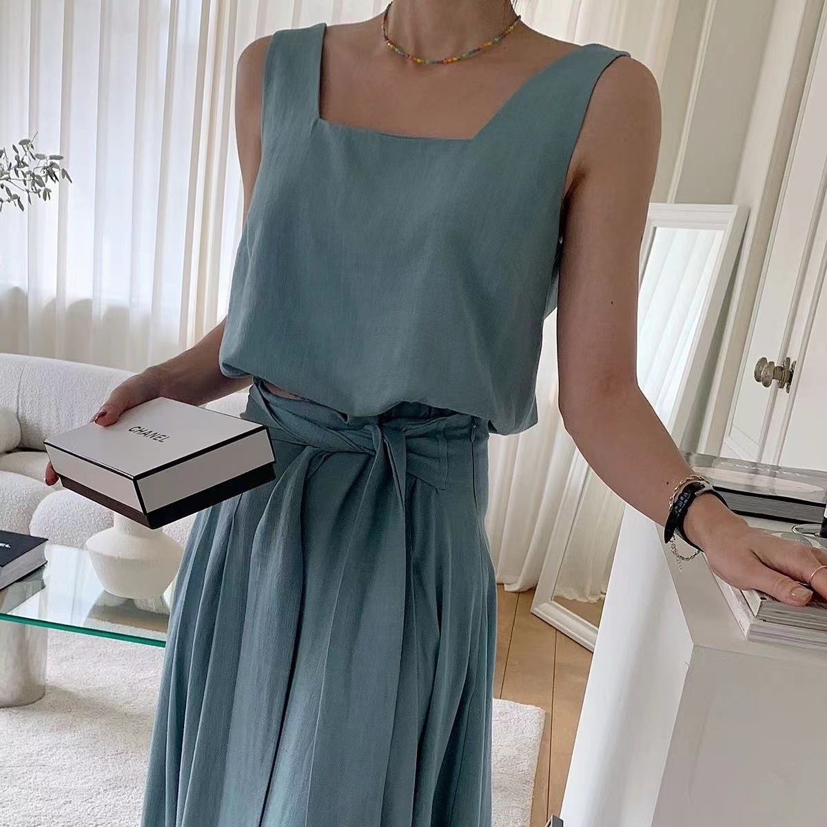 セットアップ 上下セット ノースリーブ スカート スクエアネック ワンピース風 ツーピース 2点セット リボン ブルー ベージュ ホワイト 青 白 無地 ロングスカート 韓国 レディース