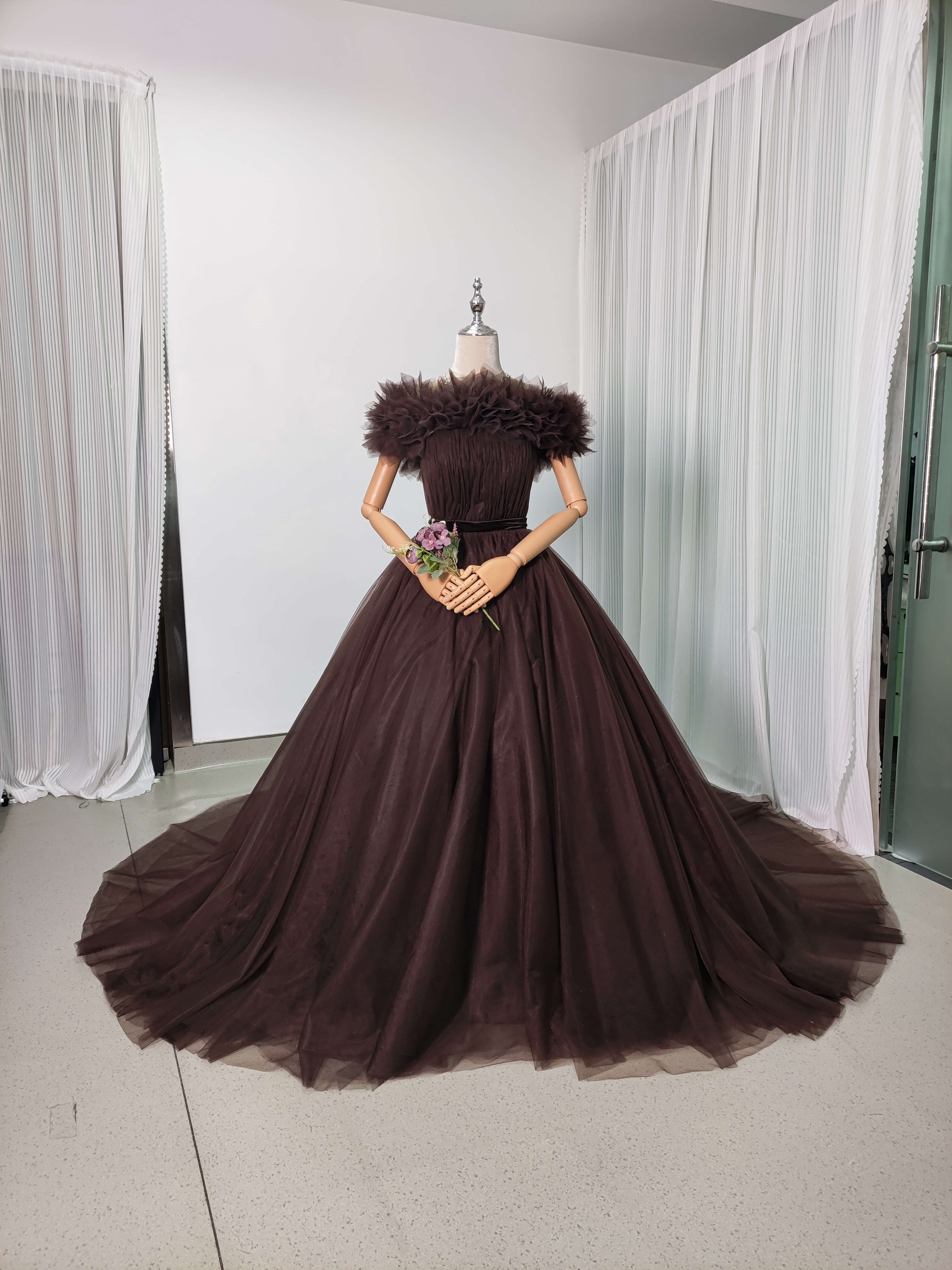 上品！カラードレス コーヒーの色 オフショルダー クラシカル チュールスカート 編み上げ 披露宴 40,990円