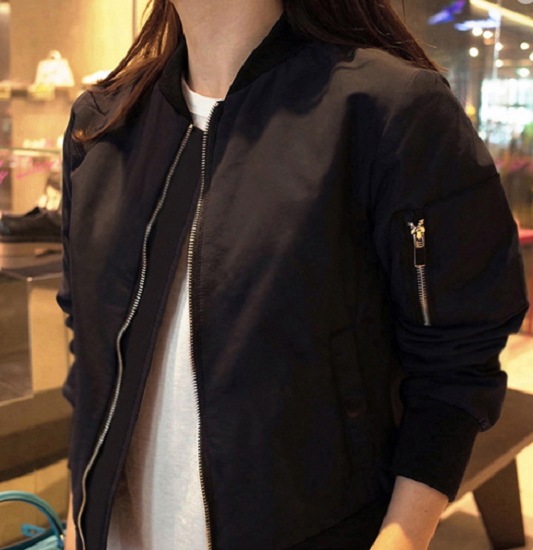 【取寄：納期2週間】ブルゾン ジャケット レディース カジュアル ショート丈 ショート 大きいサイズ 黒 長袖 秋 アウター 秋アウター 羽織 おしゃれ 無地 ライトアウター シンプル ブルゾン 5,206円