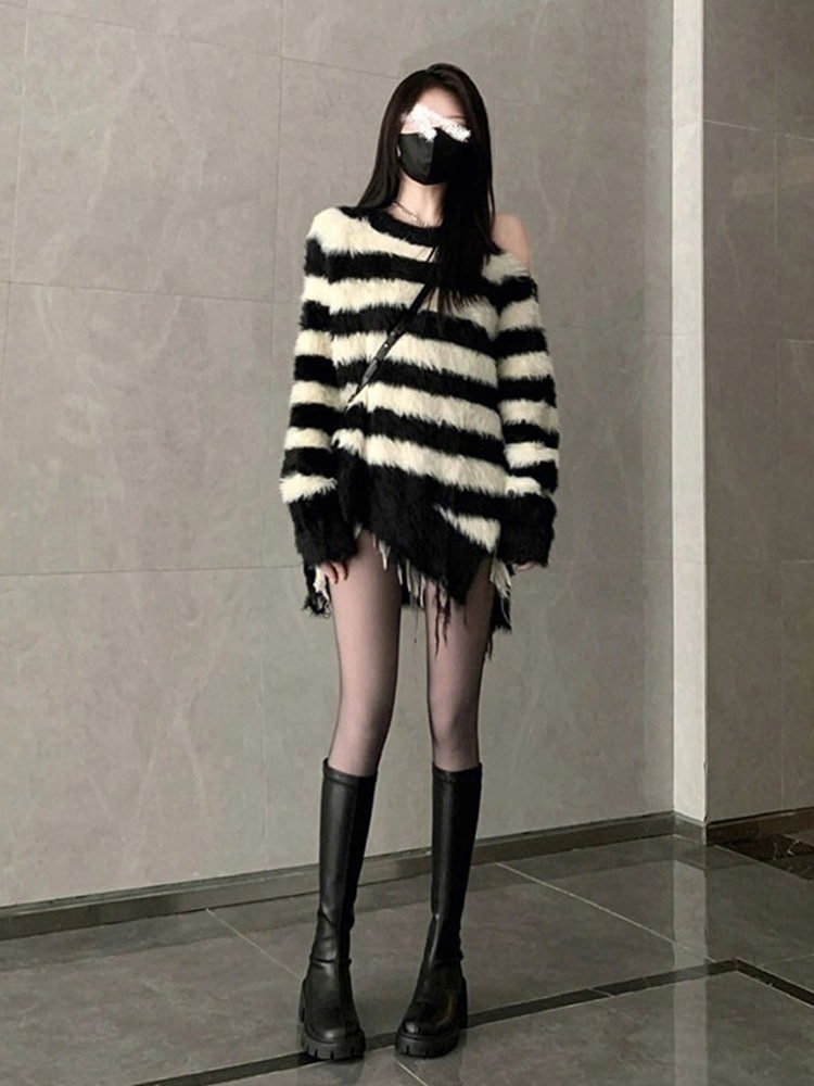 ストライプのジャンパーの女性2023新しいルーズなデザインのニッチなプレミアム感の柔らかさと粘着性のトップスの感覚