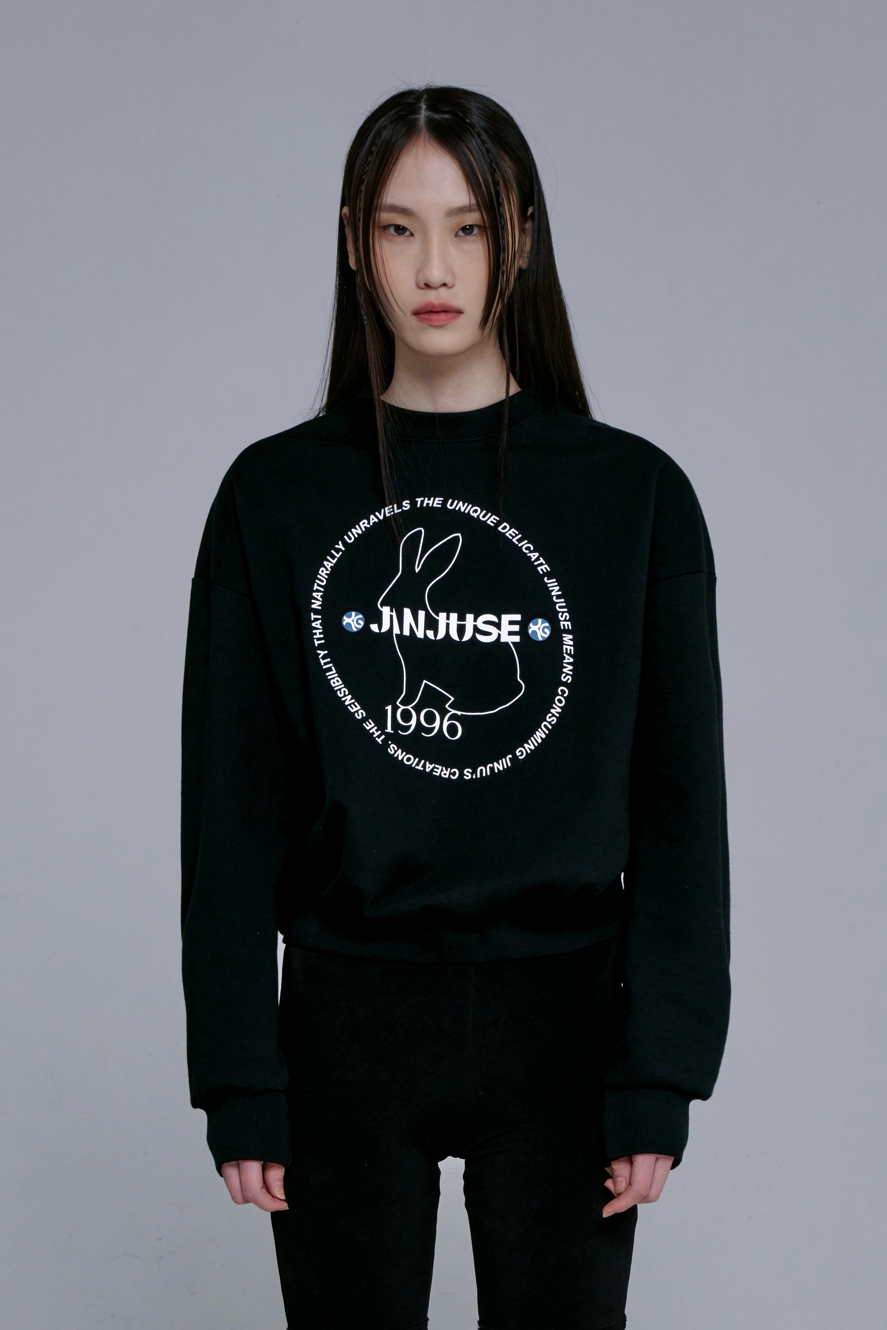BLACK RABBIT SWEATSHIRT [BLACK]