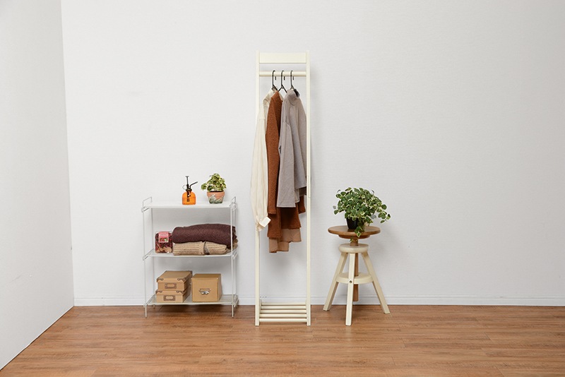 ハンガーラック 洋服掛け おしゃれ ナチュラルモダン 木製 棚 省スペース 衣類収納 頑丈 スリム ワードローブ 幅30cm 7,072円