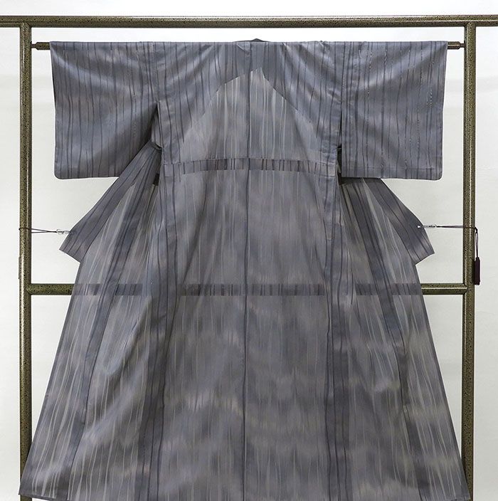 夏物 紗 正絹 幾何縞模様 身丈150cm 裄丈63cm 紗紬 夏 夏用 リサイクル 着物 wd0191