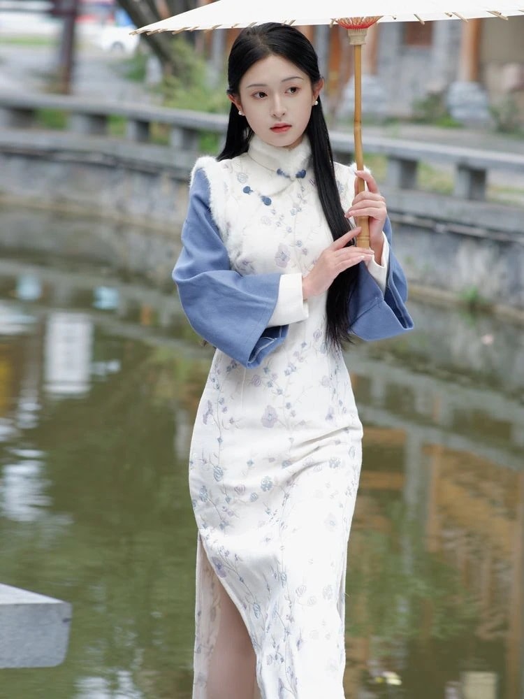 新しい風風逆大袖チャイナドレス女の子 2025 秋冬 2 つの小さな花柄気質痩身ドレス 5,120円