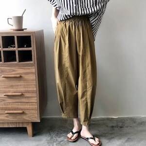 ボトムス レディース テーパードパンツ 9分丈 九分丈 タック ギャザー ジョガーパンツ サーカスパンツ 大人可愛い カジュアル シンプル おしゃれ お洒落 かっこいい シック 大人女子 こなれ感 ラ