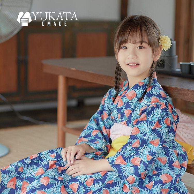 出荷が迅速である 独占販売 西瓜柄 スイカ 浴衣 子供 女の子 セット 浴衣 ダークブルー 紺色 3点セット 浴衣 足袋 巾着袋 2025新作 浴衣セット レトロ 兵児帯 子供服 夏祭り ジュニア 夏