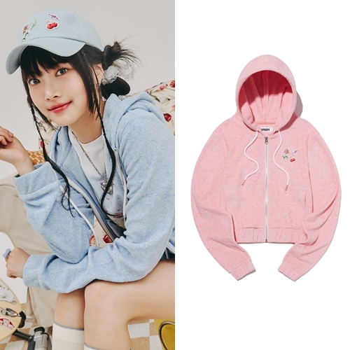 [ルセラフィムホンウンチェ着用] CHERRY CROP TERRY HOODIE ZIP UP [SALMON] 韓国ストリートブランド 大学生ファッション 新商品 いるい 男女兼用