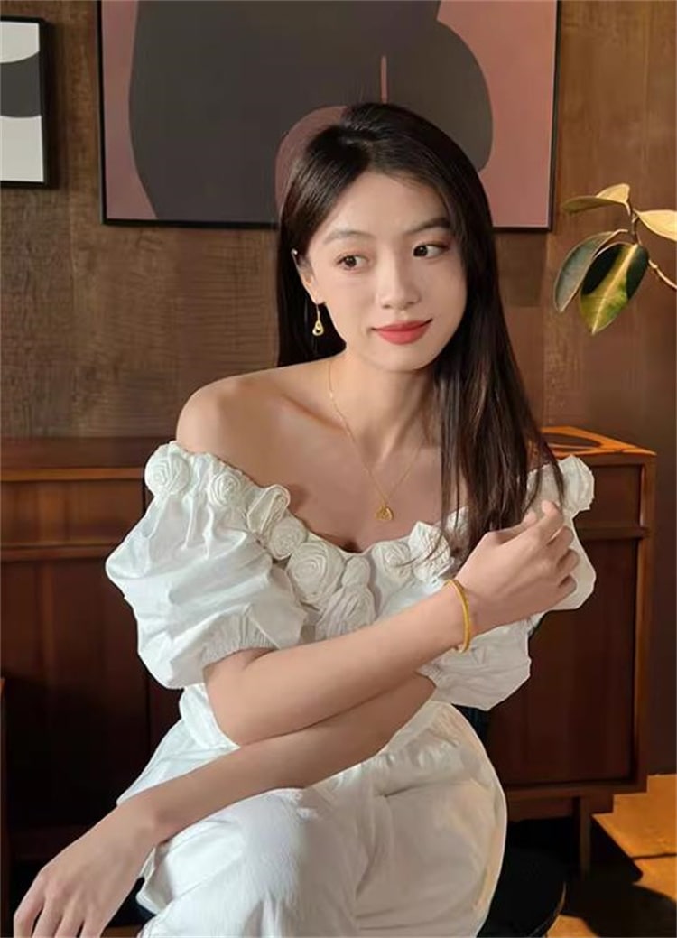 早い者勝ち 立体薔薇 一言の肩 フォールド 上着 スリム ブラウス 上品映え シャツ パフスリーブ 夏