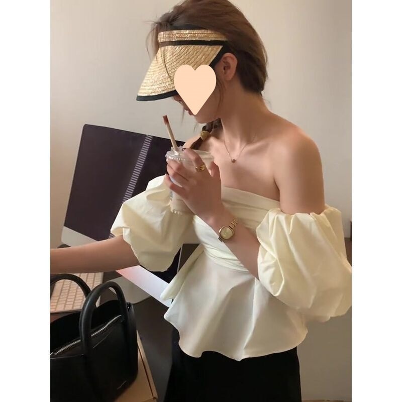 【1つ買うと10つ無料】スタイルの夏の女性のためのワンショルダーストラップレスシャツ ファッショナブルな年齢を減らす短いシャツの 31,610円