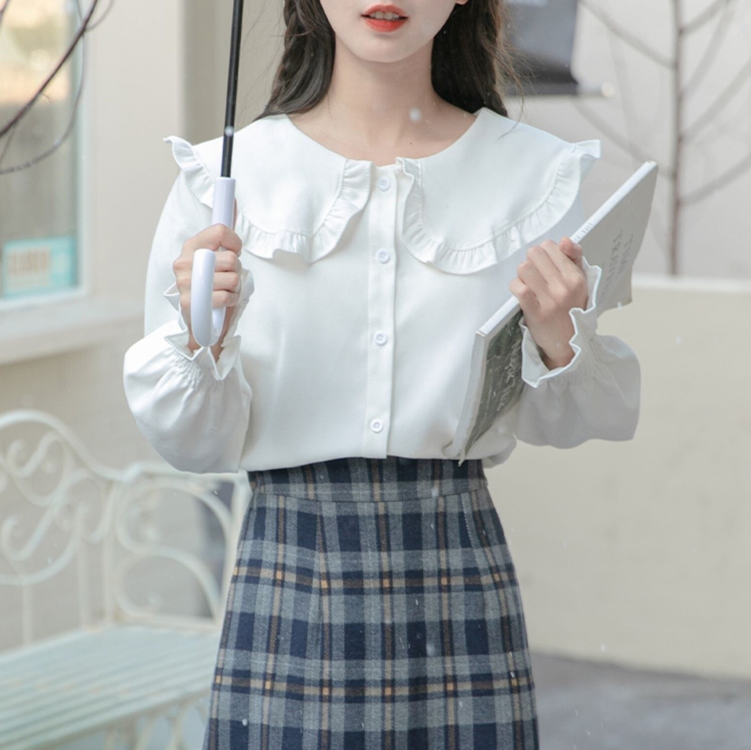 トップス シャツ ブラウス レギュラー丈 Vネック 袖あり 長袖 フリル シフォン 透け感 シースルー ポリエステル かわいい 大人可愛い シンプル カジュアル 大人 上品 おしゃれ お洒落