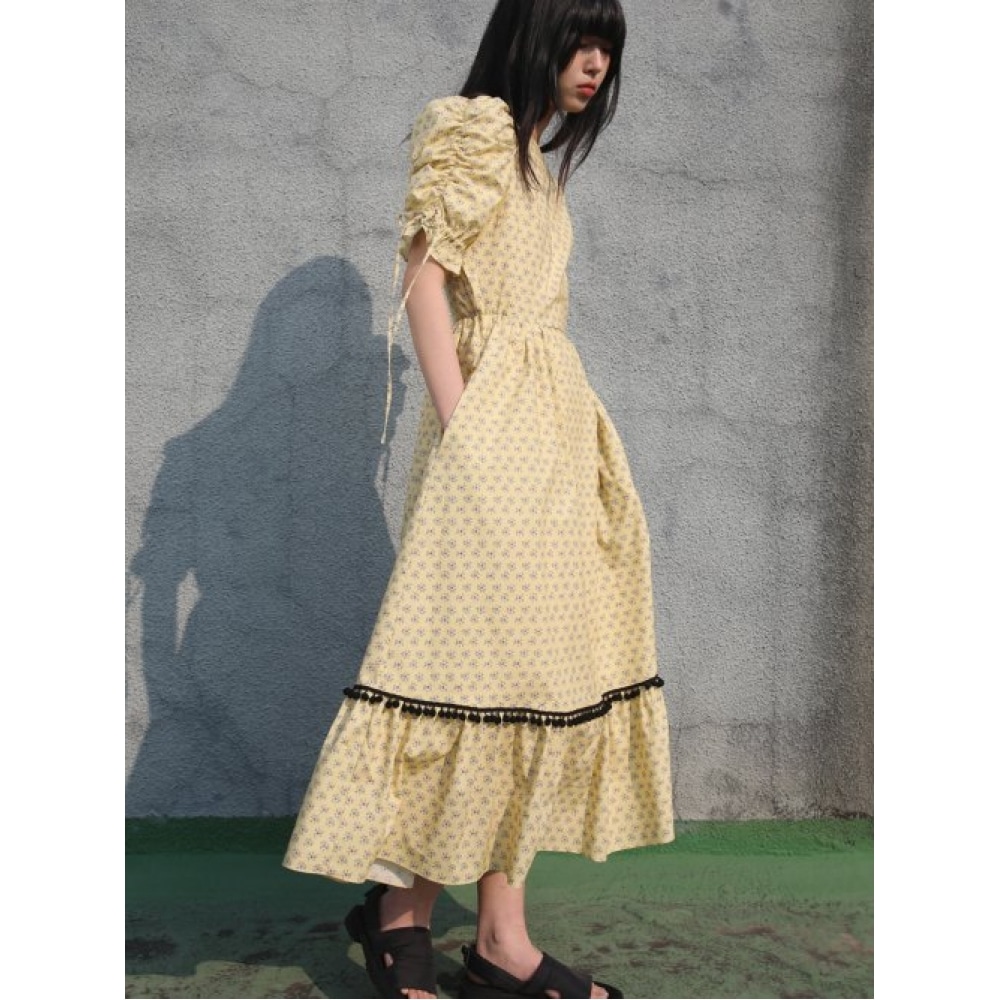 ごめん愛しすぎ (ごめん愛しすぎ) イーニッドスリーブシャーリングフラワーコットンドレス_イエロー