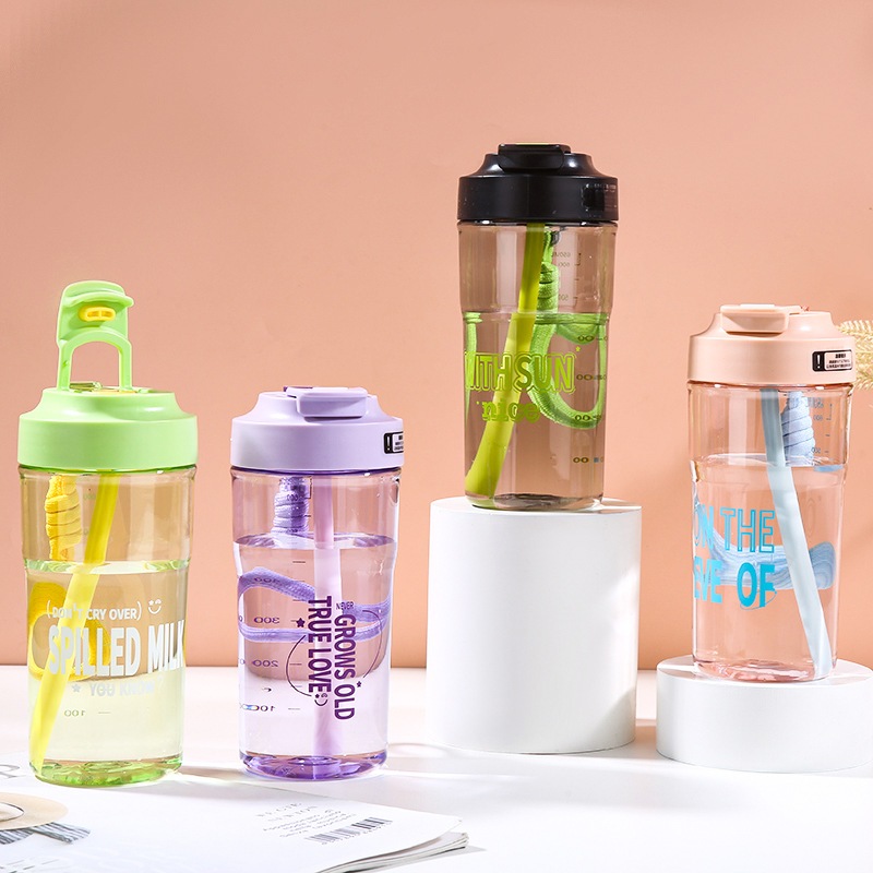 すごい大容量のダブルドリンクコーヒーカップアウトドアポータブルハンドヘルドプラスチックカップ学生用フリップカバーストローカップ