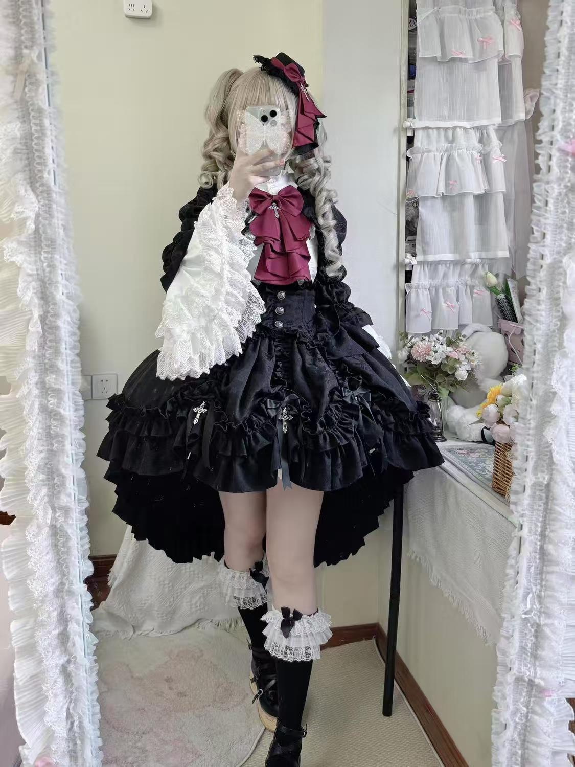 ステージ衣装 アイドル服 ロリータ 上下セット コスプレ衣装 ショートトップス ティアードスカート コスチューム リボン レースアップ ゴシックロリィタ ゴスロリ 半袖 袖付き フリル裾 クリスマス