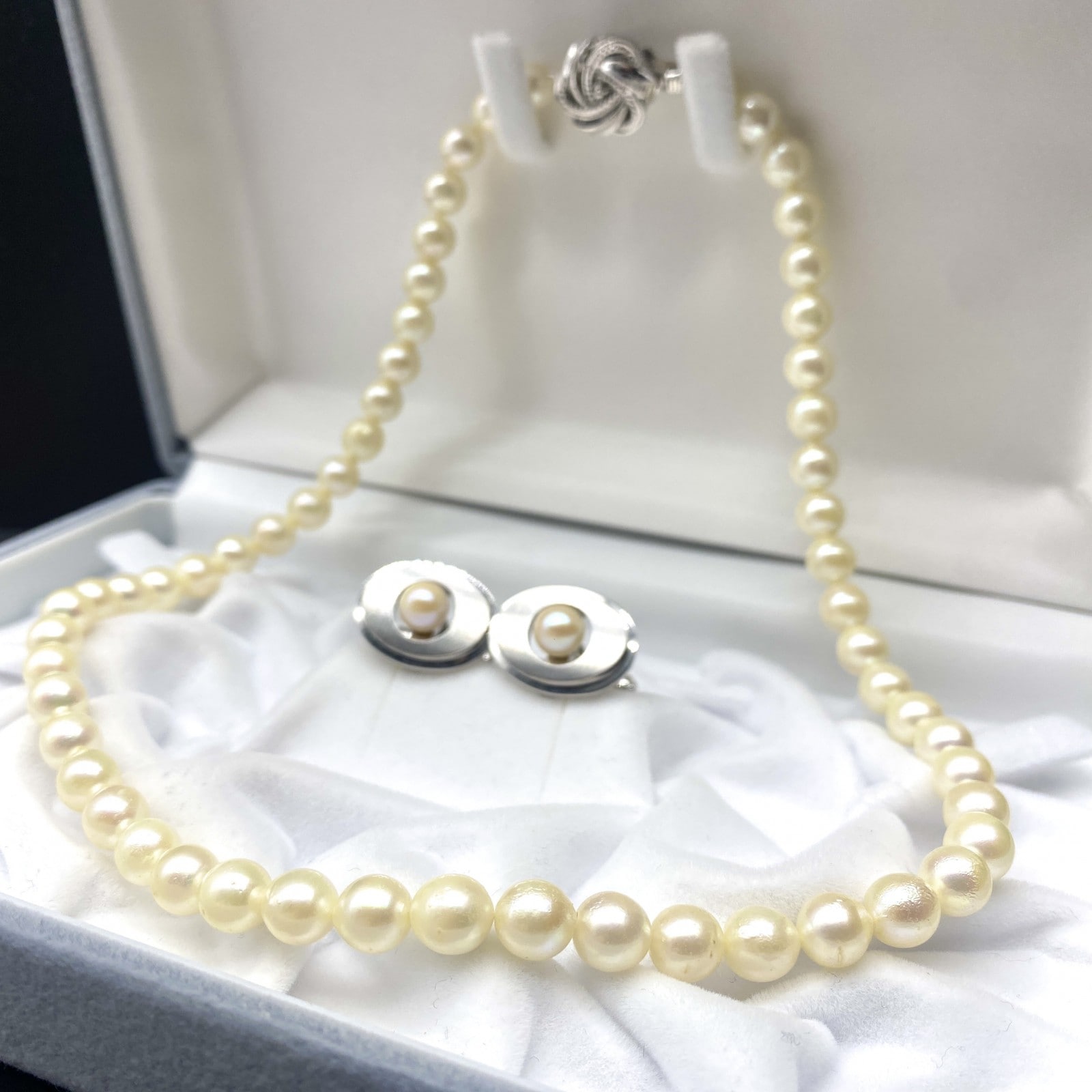 美品 アコヤ真珠 あこや ネックレス パール 本真珠 カフスボタン付き ジュエリー テリ てり ホワイト ベージュ シルバー金具 約42cm 6.5mm-7.0mm 29.5g