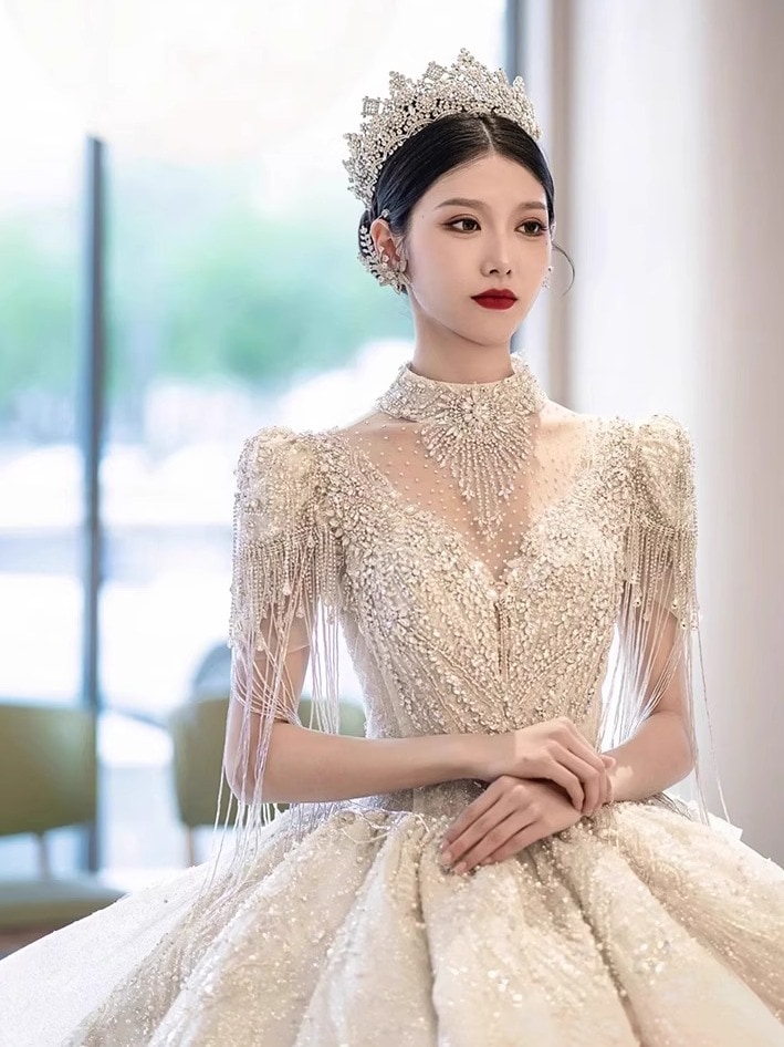 ウェディングドレス2025レトロ宮殿スタイルの豪華なタッセルメインヤーン高品質の質感重工業ロングテール