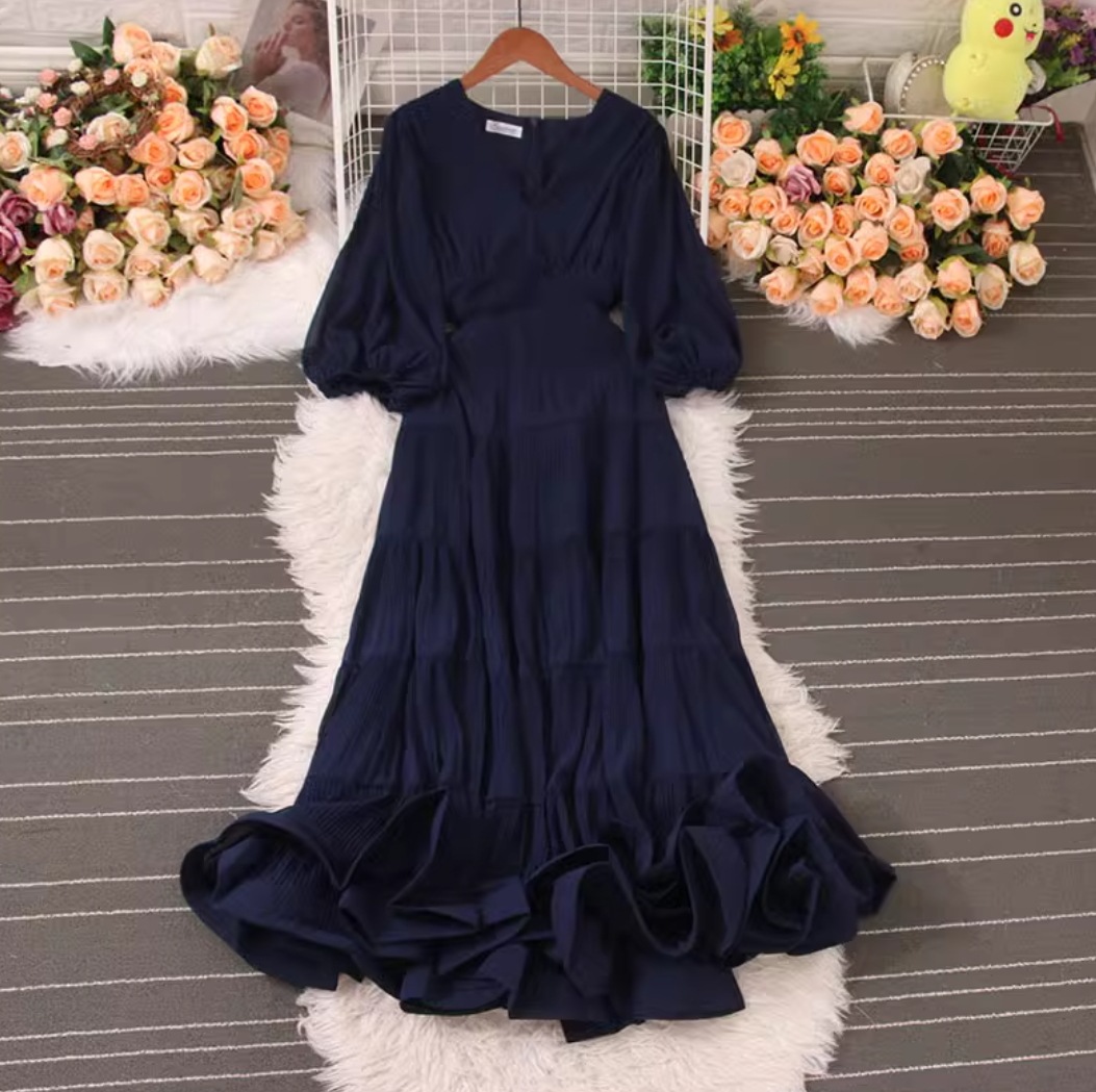 ワンピース レディース 膝下 ミモレ ロング 7分袖 Vネック フレア Aライン フェミニン ウエストマーク かわいい 大人可愛い きれいめ シンプル 上品 おしゃれ ガーリー エレガント 存在感 7,380円