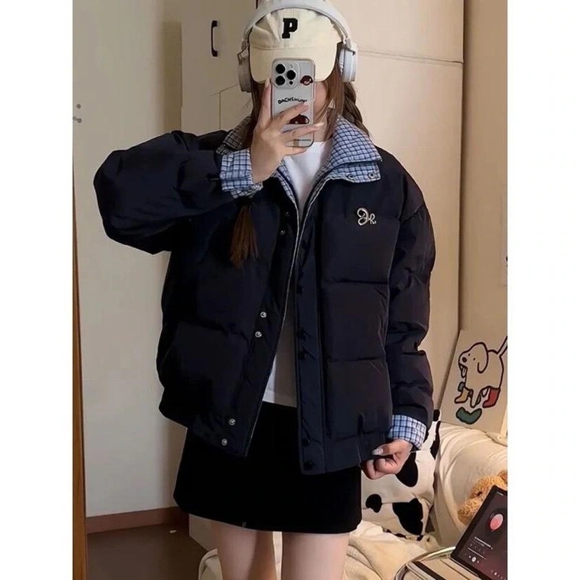 冬の女性用フェイクツーピースチェック柄スプライシングコットンコートカレッジスタイルルーズ厚く暖かいスタンドカラーコットンコートトレンディ