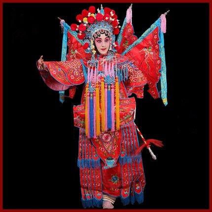 京劇衣装穆桂英古典演劇豪華民族刺繍 おしゃれ衣装宴会場披露宴美品チャイナドレス文化歴史歌舞伎舞台隈取瞼譜虞姫刺繍アート芸術舞踊芝居伝統