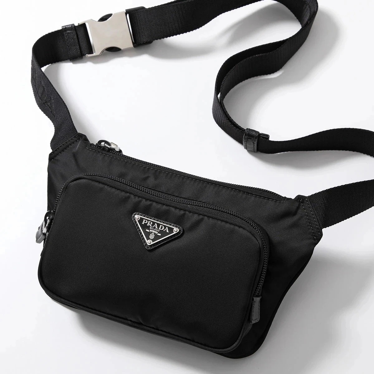 PRADA プラダ ショルダーバッグ ロゴ ブラック Qoo10] 【訳あり】PRADA プラダ ショルダー : メンズバッグ・シューズ