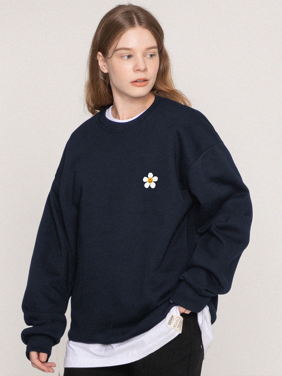 GRAVER フラワードットロゴスマイルスウェットシャツネイビー