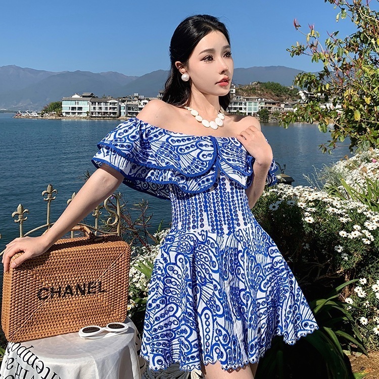 ワンピース ショート丈 フリル チューブトップ 半袖 ハイウエスト スリム 細身 韓国 レディース かわいい 可愛い キュート 大人可愛い 大人女子 シンプル きれいめ カジュアル 大人