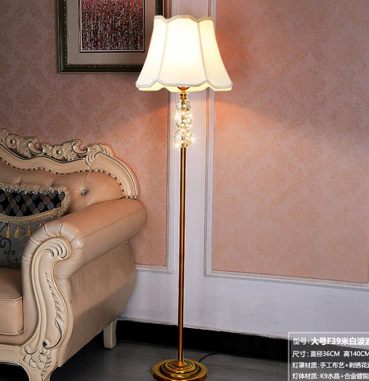 モダンシンプルフロアランプリビングベッドルームフロアスタンド水晶ペンダントビーズ調光スイッチ