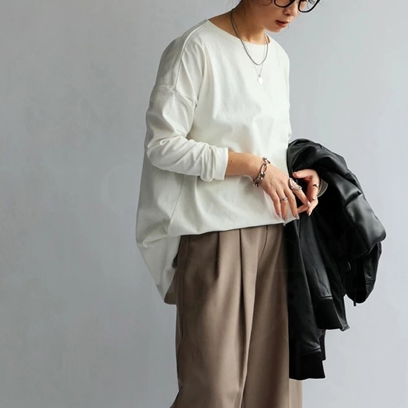 トップス カットソー Tシャツ 長袖 ラウンドネック プルオーバー ミディアム丈 可愛い かわいい 大人可愛い きれいめ シンプル 上品 おしゃれ かっこいい カジュアル こなれ感 個性的 主役級