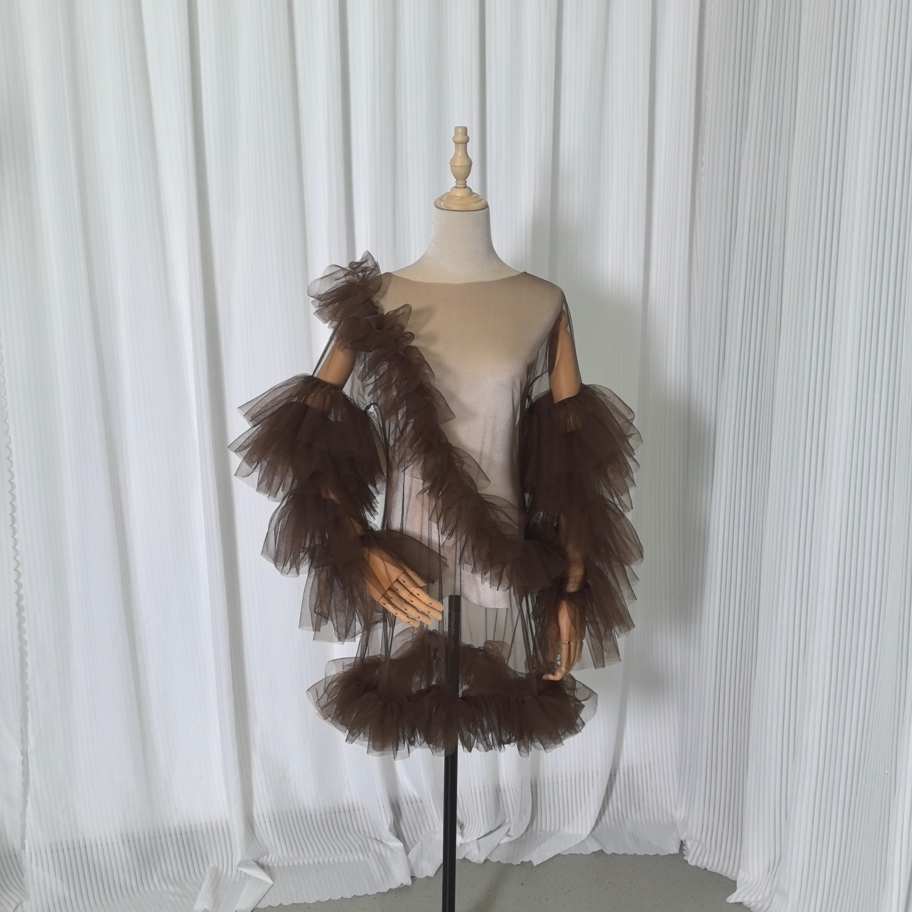 トップス コーヒーの色 フリル袖 デザイン感 ソフトチュール 色直し 妊婦 前撮り