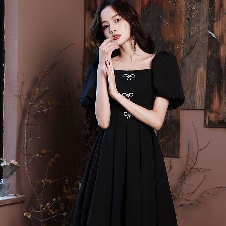 再販未定パーティードレス ミモレ丈 ドレス 黒 パフスリーブ 半袖 フレア 個性的 リボン お洒落 大人可愛い レディース 結婚式 二次会 お呼ばれ 演奏会 発表会 フォーマル ドレス ワンピース 華