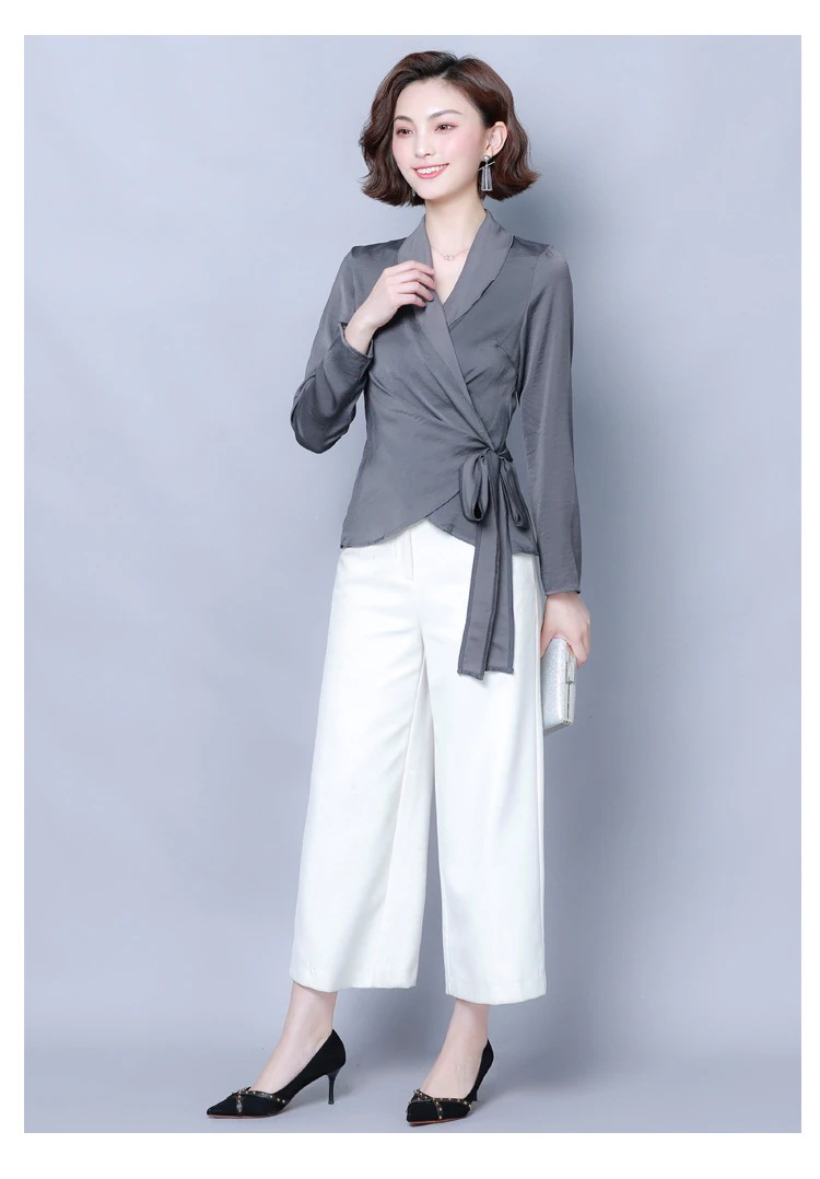 トップス ブラウス 袖あり 長袖 フレアスリーブ Vネック ポリエステル 大人可愛い きれいめ シンプル 大人 上品 おしゃれ こなれ感 ラフ フォーマル とろみ感 抜け感 無地 春 夏 秋 10代