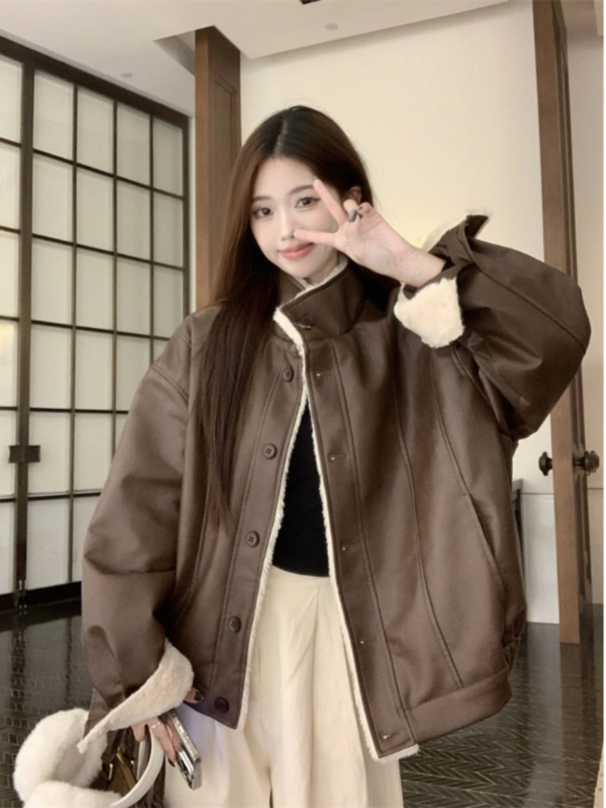 秋冬防寒 あったかアウター 韓国風スタイルアップ かわいい ブルゾンファー付きファッション系裹起毛大人ゆったりカジュアルストリートサイズレディースムートン襟ゆるダボ シルエット学生通学丈エコ