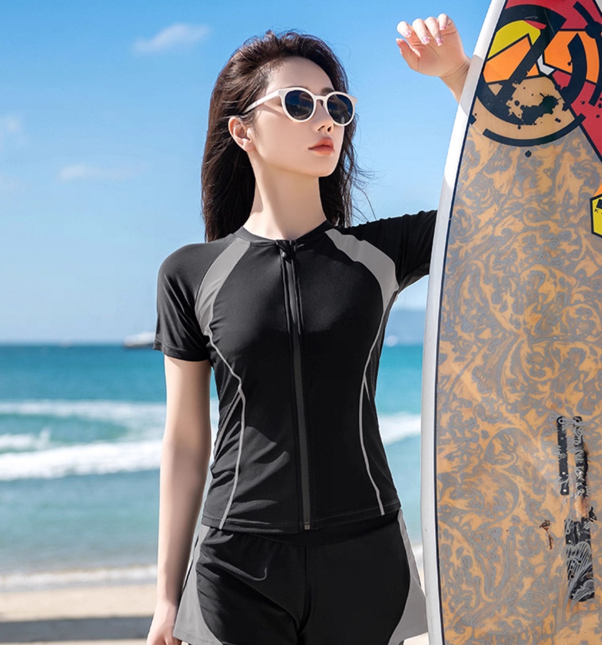 レディーススイムウエア 水着 セパレート水着 半袖 クルーネック ショート丈 ショートパンツ パッド付き 洋服みたい 伸縮性 可愛い かわいい 大人可愛い シンプル カジュアル 大人 おしゃれ お洒落