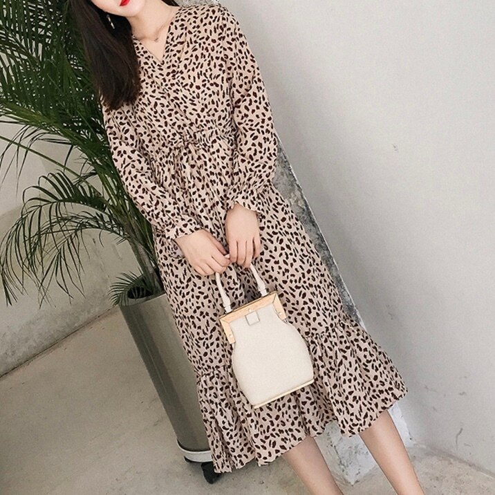 3色 レトロ風 ワンピース 長袖 春夏 きれいめ aライン シャツワンピース フレア 7分丈 ミディアム丈 ミドル丈 ぽわん袖 袖コンシャス Vネック 襟なし フレア セミフレア ウエストマーク ウエ