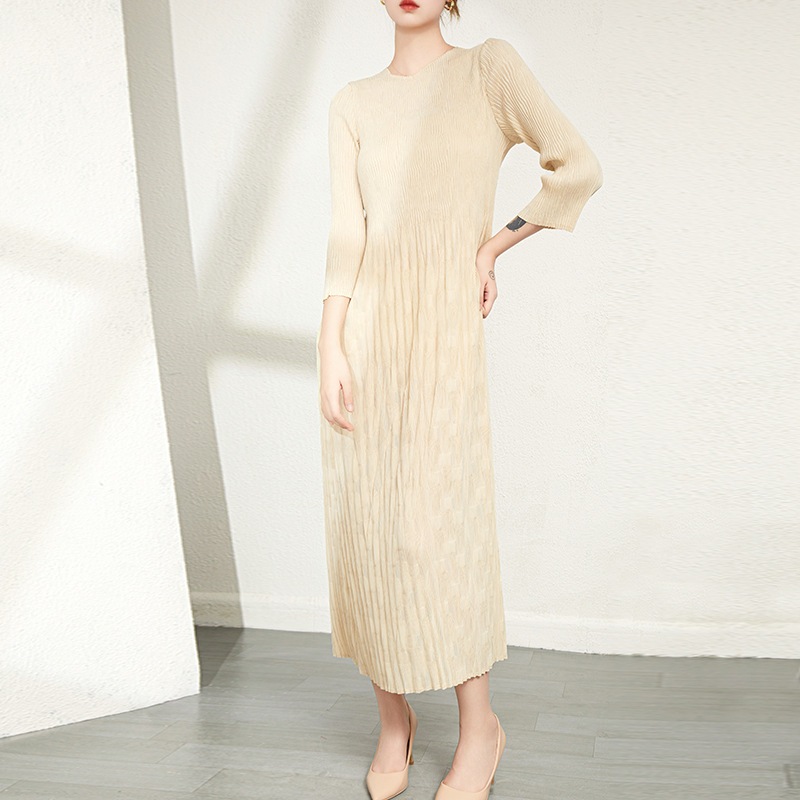 丸襟百合ワンピース女性の秋のしわがゆったりしていて痩せています